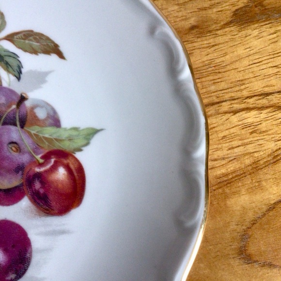 Vintage Bavaria Schumann Arzberg Fruit Motif Porcelain Plates - Set of 2 - Picture 4 of 11